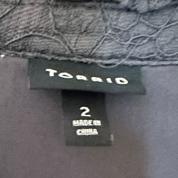 Torrid Dark Grey Lined Lace V-Neck Boho Goth Baby Doll Dress Buttons Size 2 - Picture 3 of 7